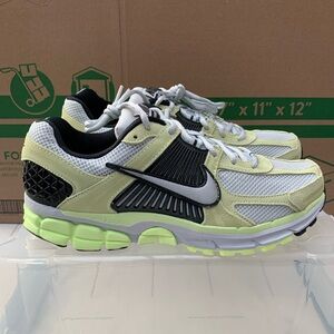 Nike Zoom Vomero 5 - Men's Athletic Shoes - Lime Green and Black - Size 10